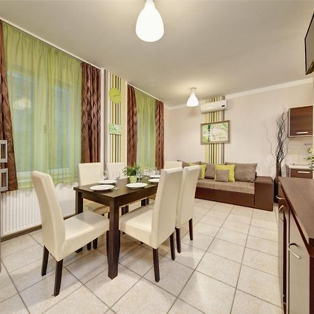Central Walk Fashionstreet Apartmnts Budapest Ngoại thất bức ảnh