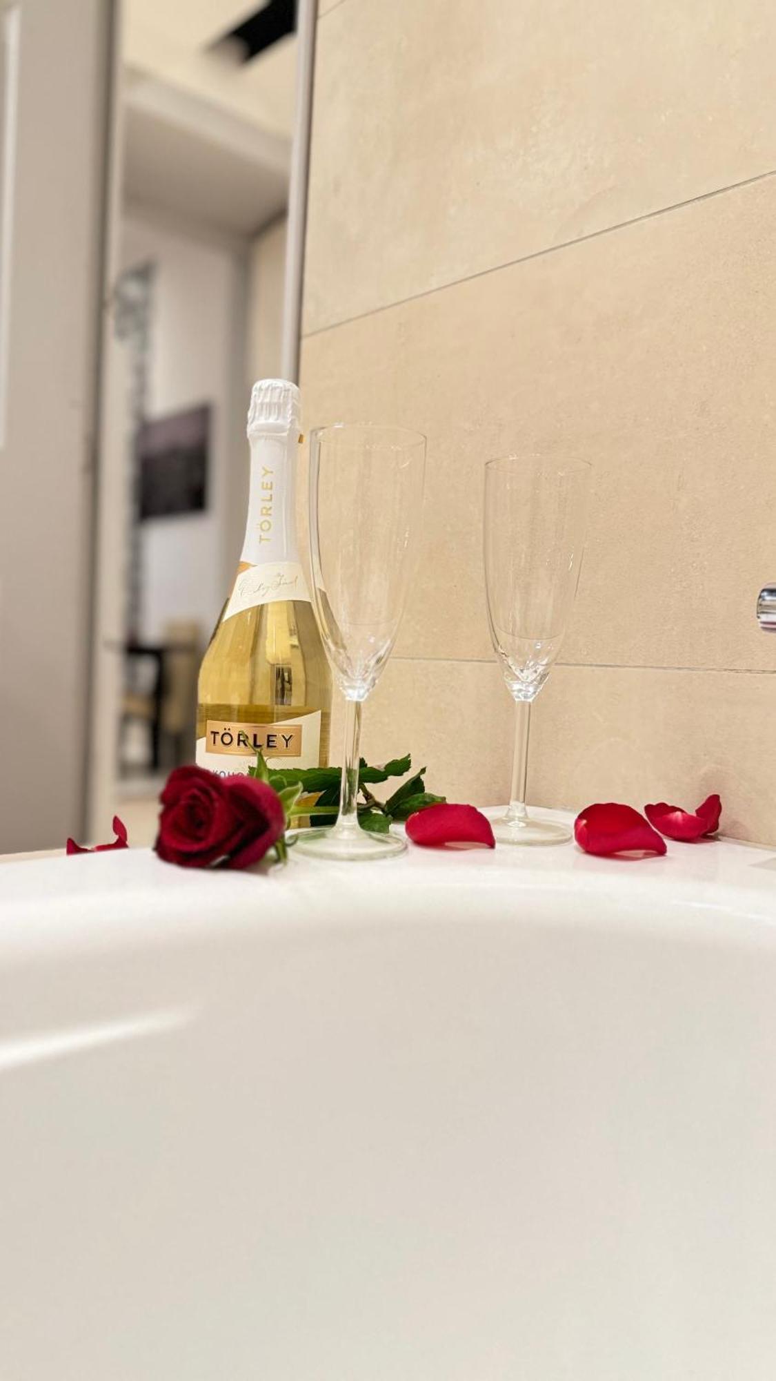 Central Walk Fashionstreet Apartmnts Budapest Ngoại thất bức ảnh