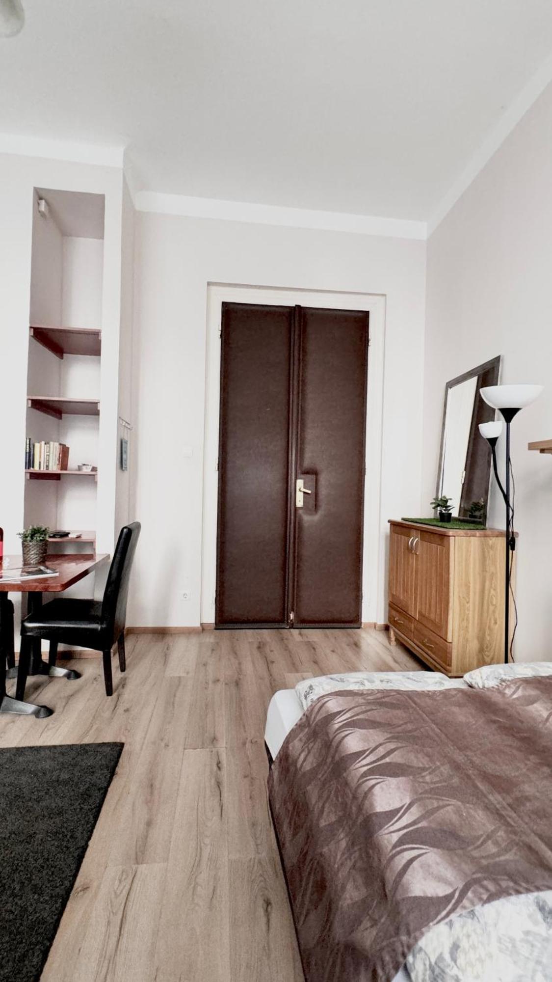 Central Walk Fashionstreet Apartmnts Budapest Ngoại thất bức ảnh