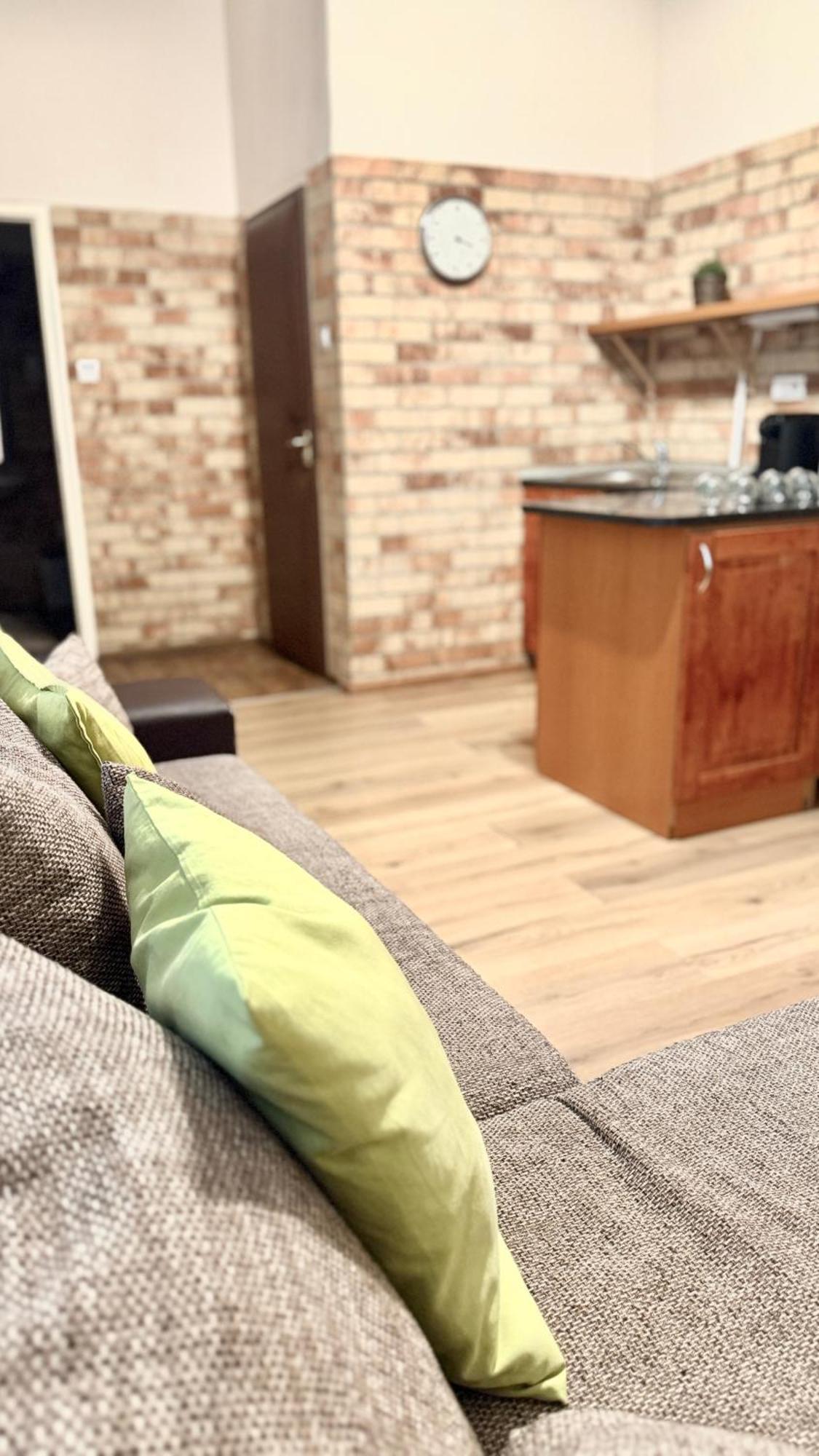 Central Walk Fashionstreet Apartmnts Budapest Ngoại thất bức ảnh